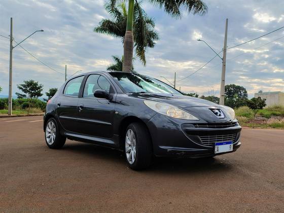 PEUGEOT 207 1.4 XR 8V FLEX 4P MANUAL PEUGEOT 207 1.4 XR 8V FLEX 4P MANUAL